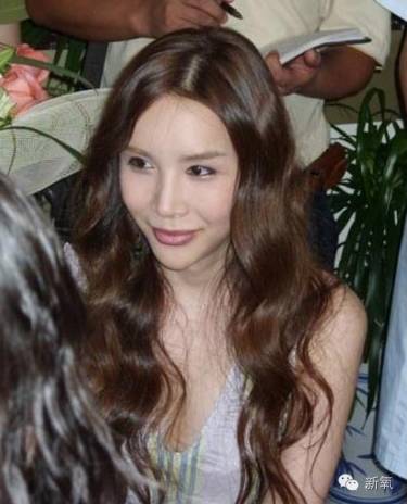 整成Angelababy的网红们，简直傻傻分不清