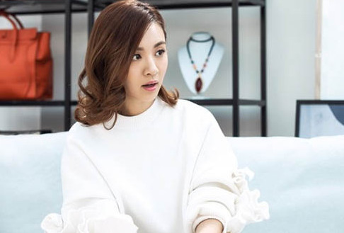 她是陈赫的同班同学,曾与胡歌传绯闻,苦熬8年