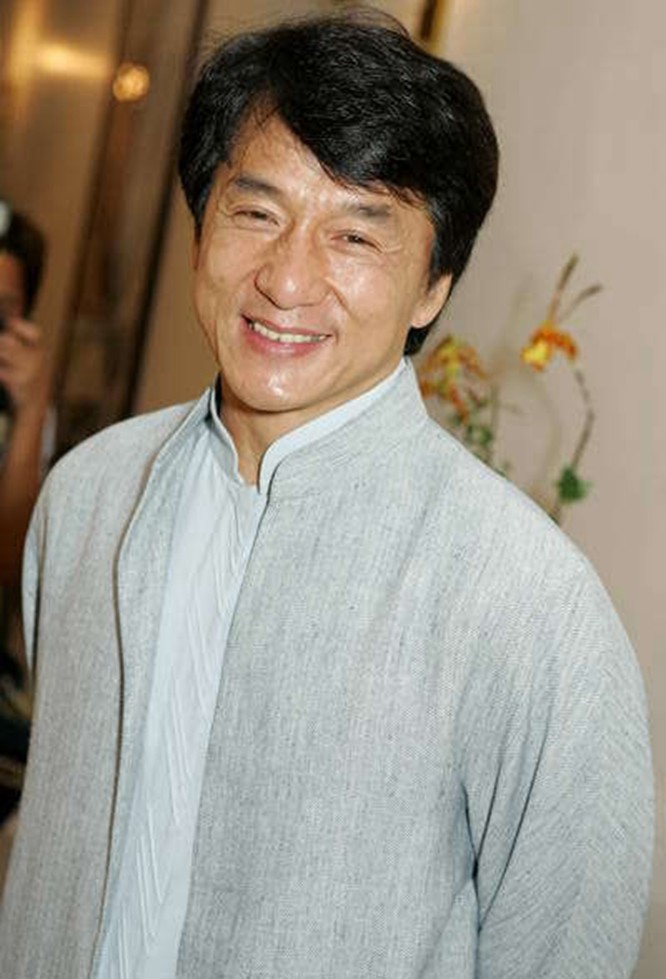 成龙老了,李连杰老了,周星驰老了,最后一个认出来的,暴露年龄