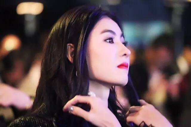 36岁离婚带两个孩子的她,活成了你最羡慕的样