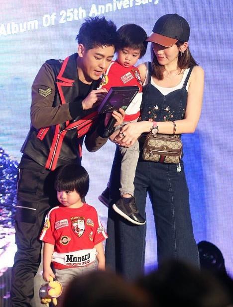 林志颖老婆晒照撞脸林志玲,然而早期照片相似