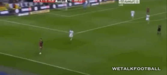 阿德里亚诺绊倒c罗