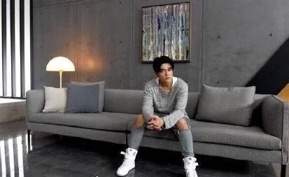 伦中分头还是你男神吗?周杰伦:不爱我就拉倒!