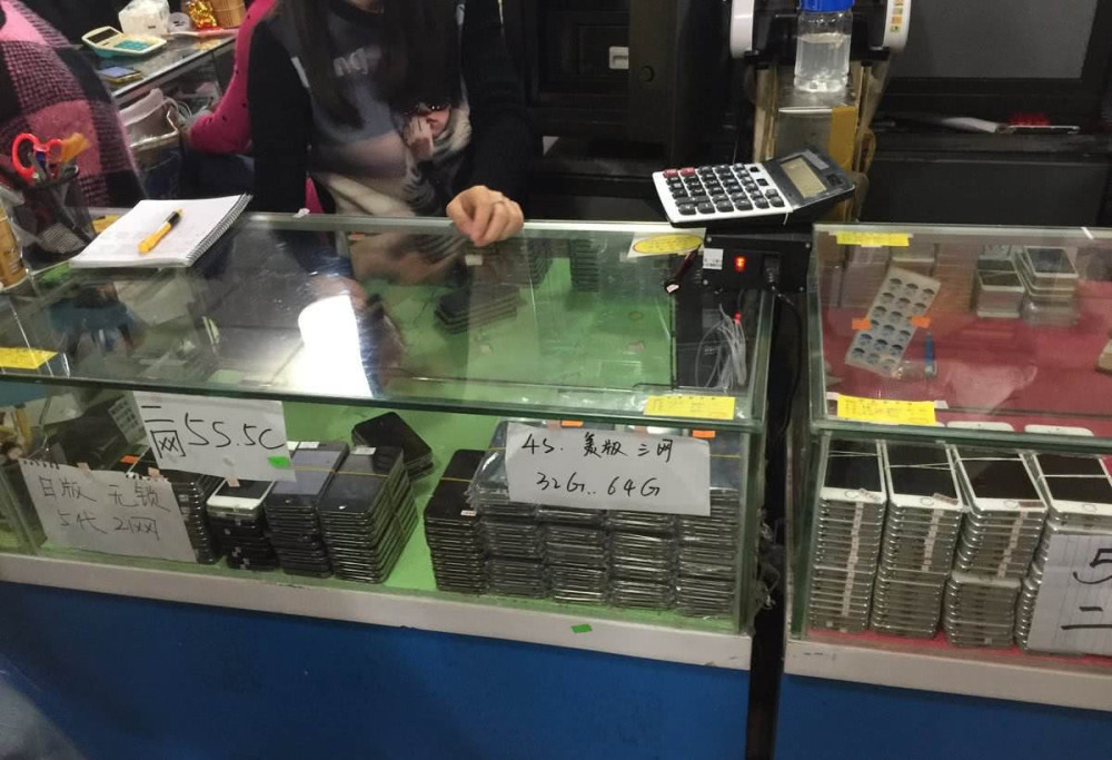 华强北徘徊在死亡边缘?手机批发商:这里的餐饮