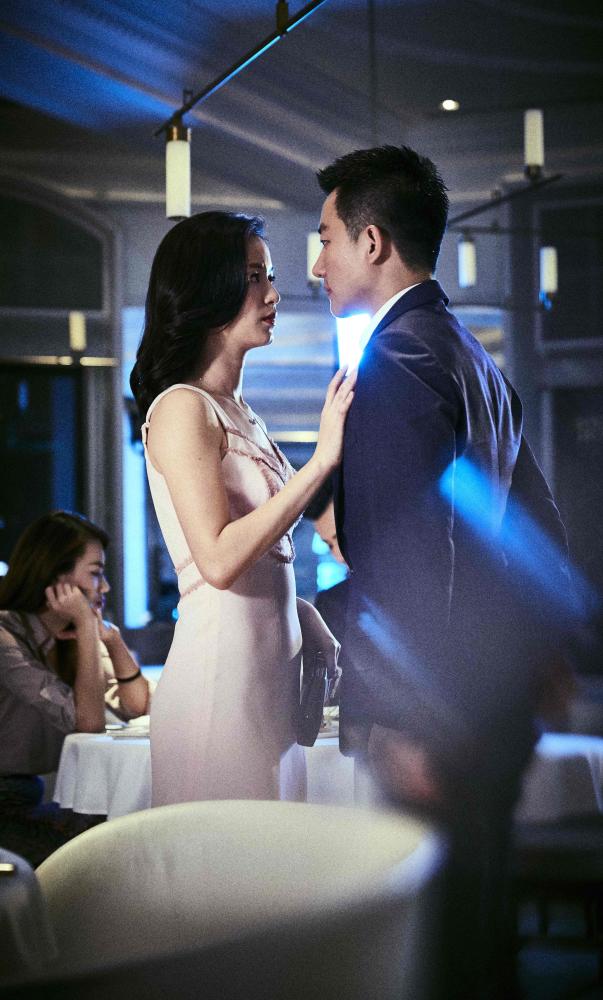 袁子芸《泡沫之夏》热播 搭档黄轩主演微电影