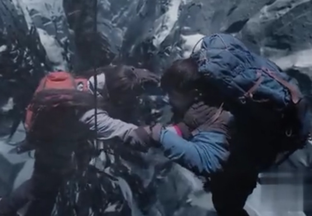 《归来去》已经开播了,学校里的唐嫣居然是她