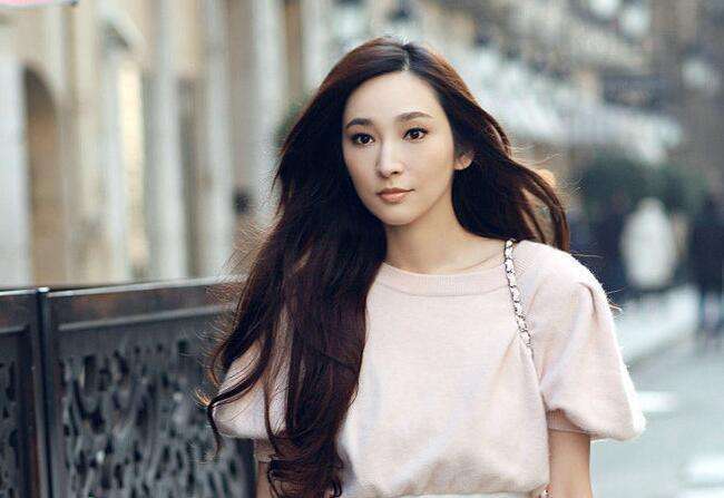 吴佩慈风衣_吴佩慈性感(2)