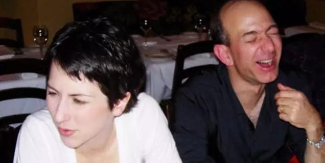 界首富贝索斯:老婆,我身价1200亿!麦克肯齐:自