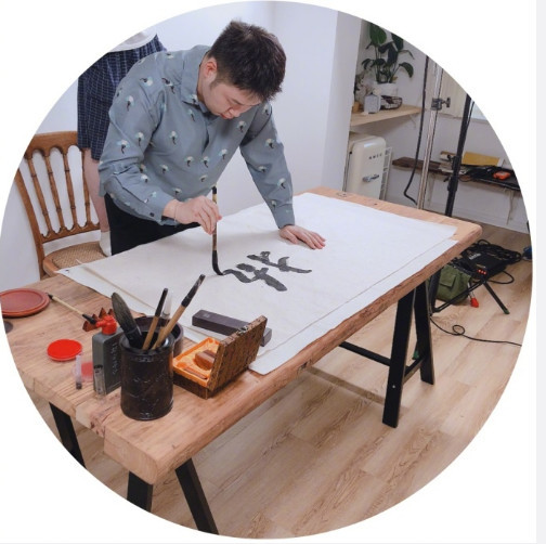 沈梦辰刚接到婚礼捧花 杜海涛就晒出新家装修