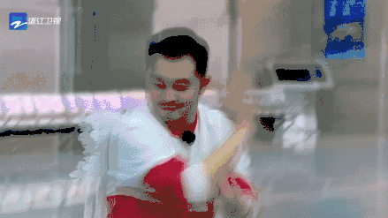 自从当年拍完《武林外传》之后,wuli白展堂恐怕都快要忘了葵花点穴手