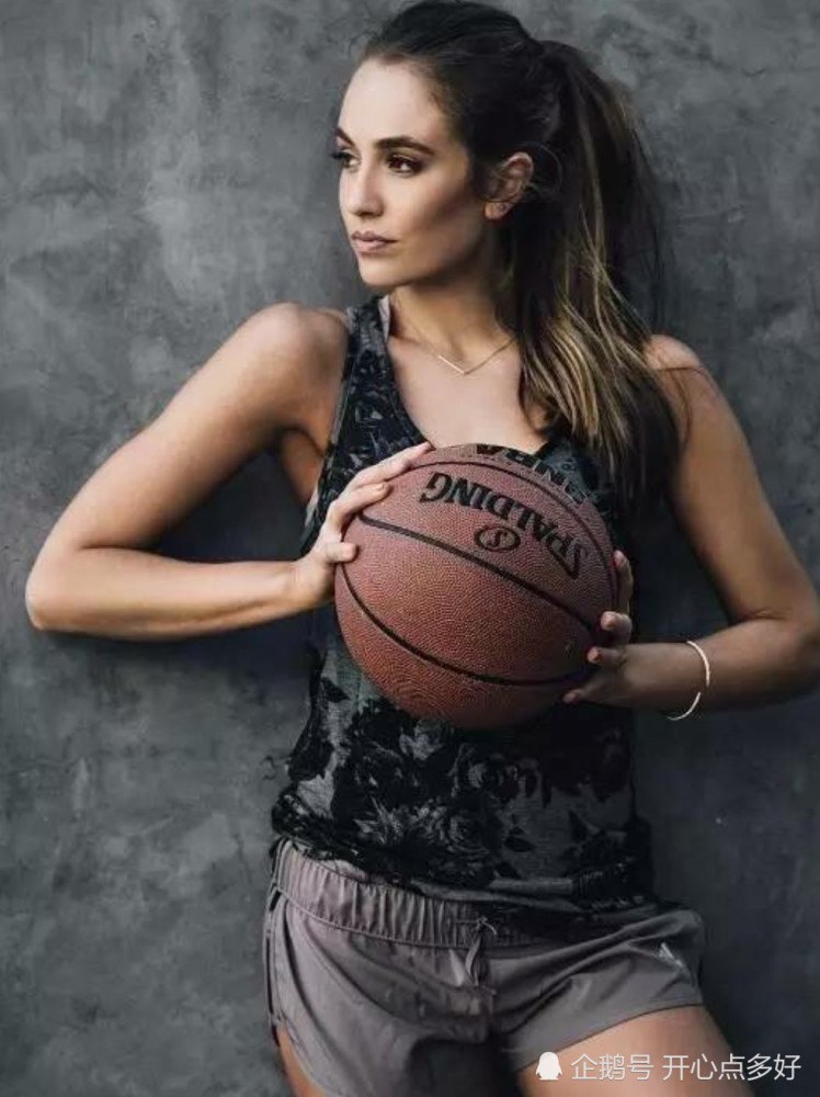 干将罗伯特森和nba最美主播瑞秋在一起,雷霆球迷:养伤都能拿下女神