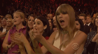 流量们小花们能在机场穿点凡人的衣服吗？能！