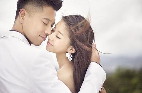 王雷婚纱照_李小萌与王雷婚纱照(2)