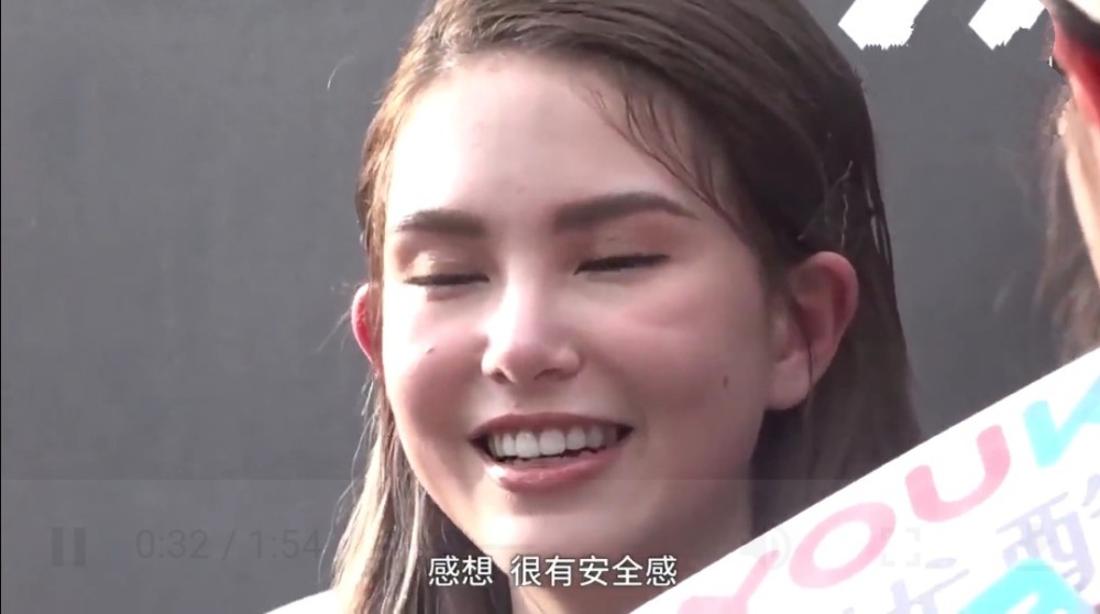 昆凌发声力挺周杰伦:他有大胸肌,但是只能给我