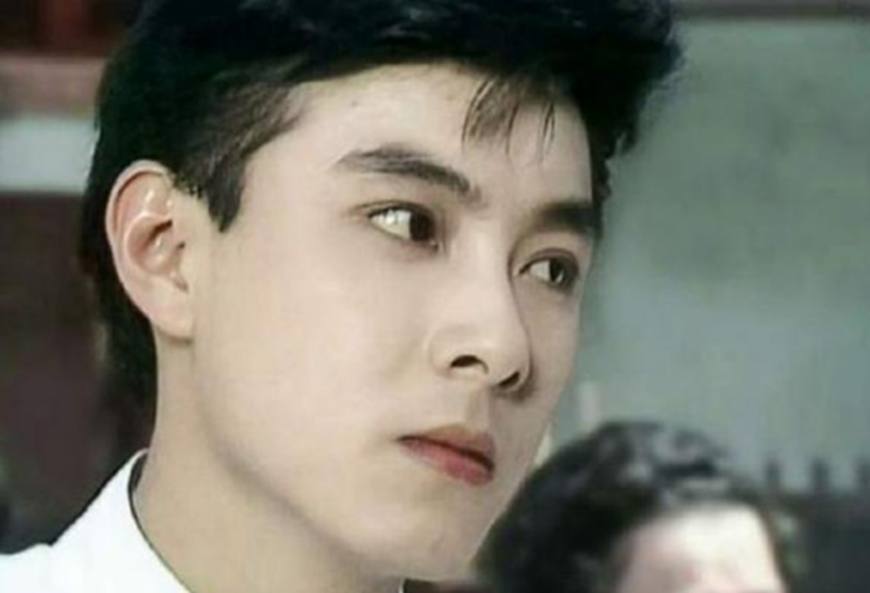 90年代香港公认的帅哥,谢霆锋仅排第二,第一你猜到是谁了吗?