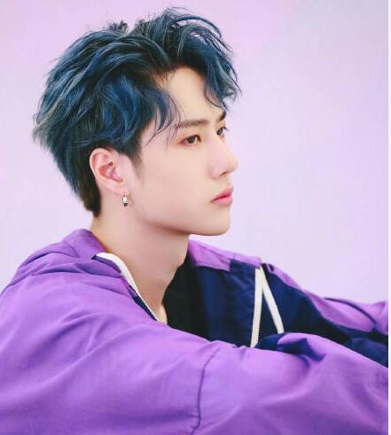 王一博当舞蹈导师如入盘丝洞,玫瑰眼妆又抢镜