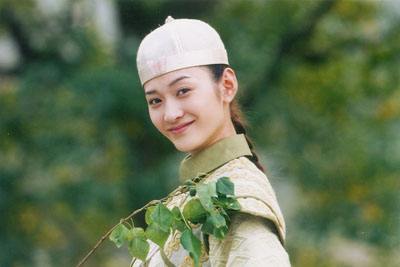 前男友被砍,两度流产无子嫁给男闺蜜,8亿豪宅