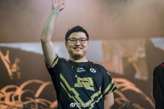 RNG教练:香锅无愧世界最强打野 Uzi最有职业精