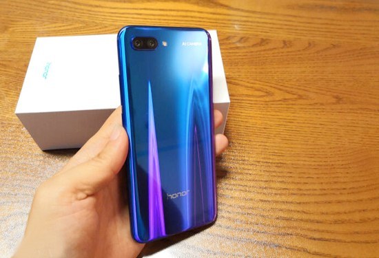 荣耀10:2599元,这些缺点承认!