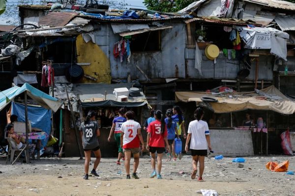 街头儿童的世界杯:从捡垃圾过活到追求足球梦