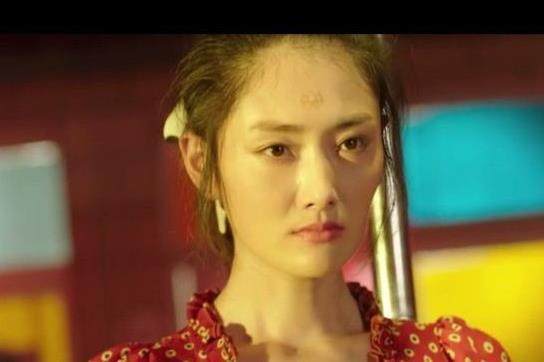 《灵魂摆渡》里身穿红衣有六美,豪姬邪魅,琥珀