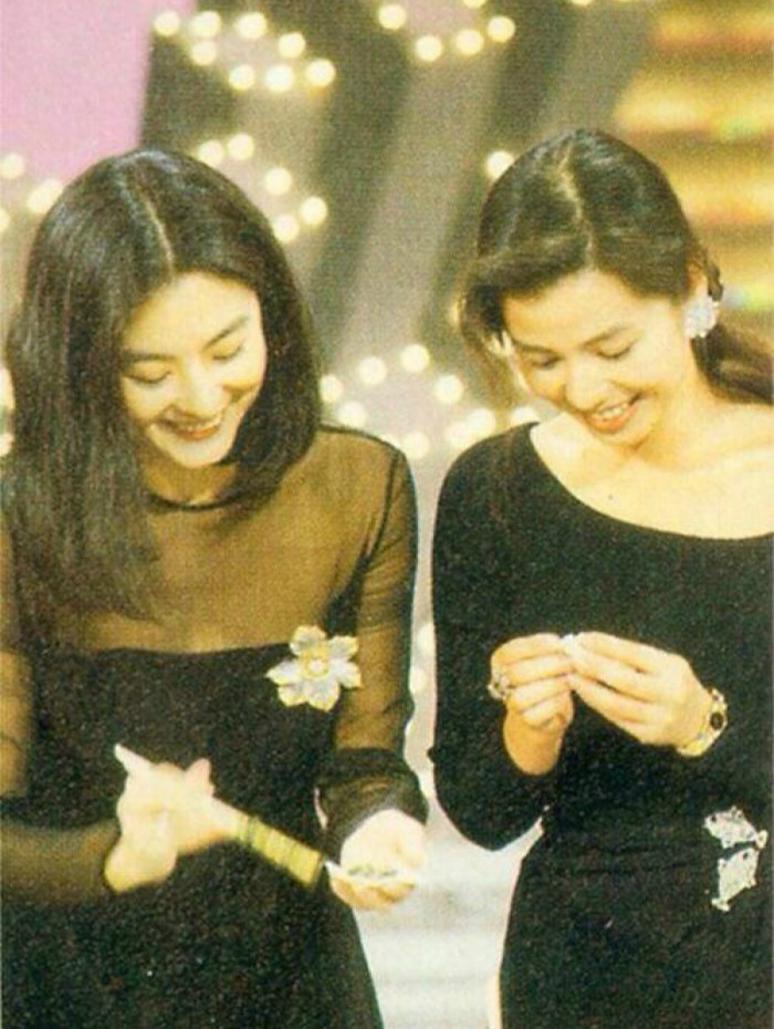 李嘉欣与王祖贤各港女星合照,谁更胜一筹?林青霞与钟楚红