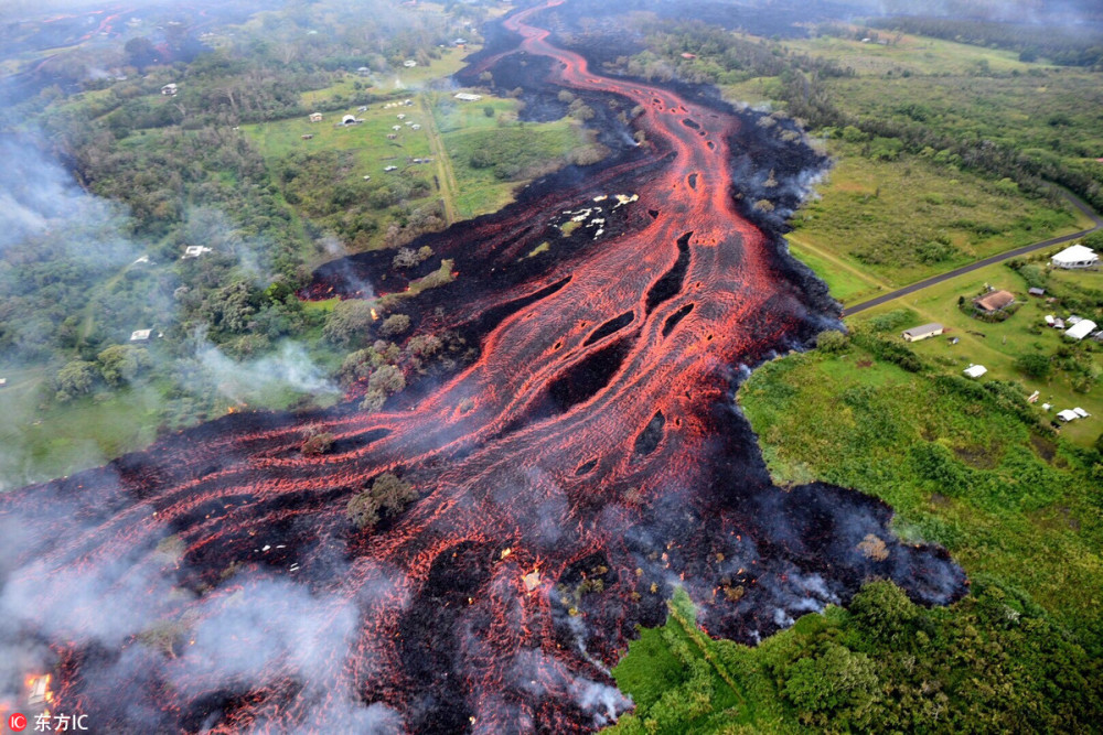 夏威夷火山持续喷发 熔岩肆流惊人画面曝光