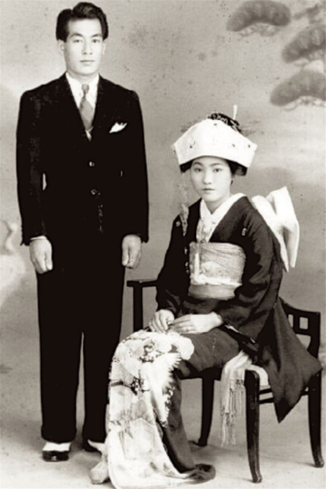 老照片:日本的传统婚姻仪式和明治后期的新娘照