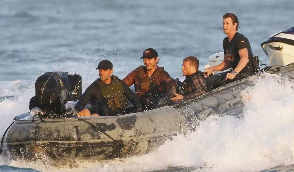 《三方国界》众男神终于开打了 片场照上演海