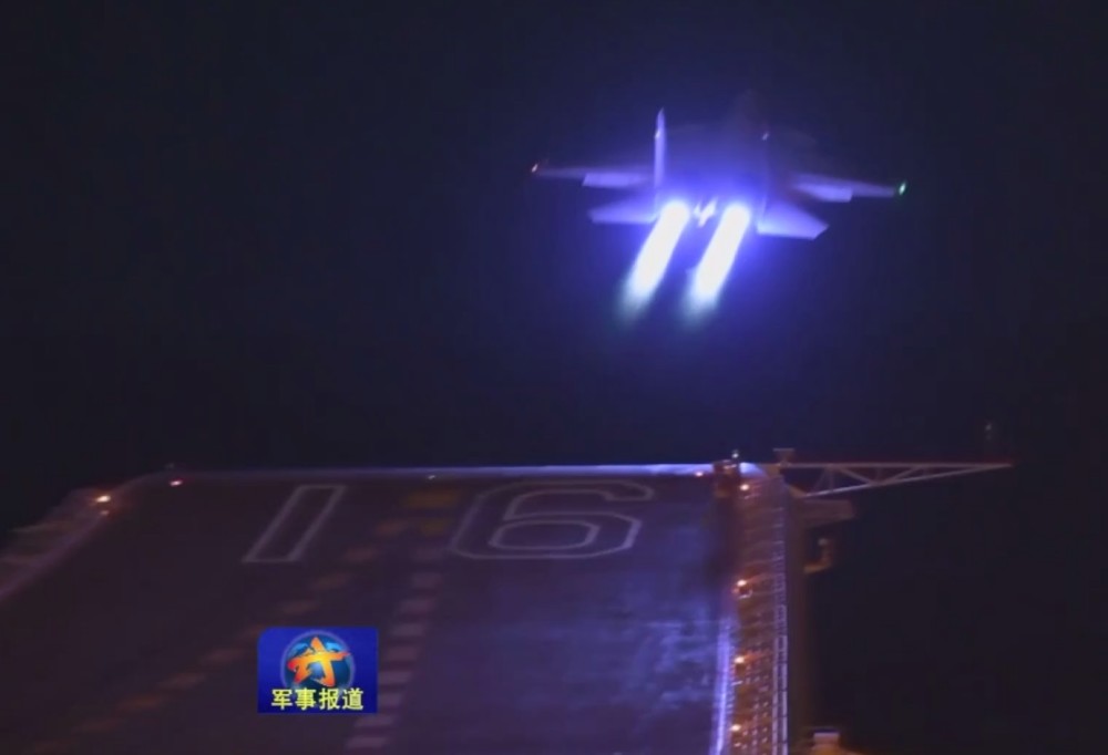 辽宁舰完成歼15夜间起降有多难?美航母40%飞