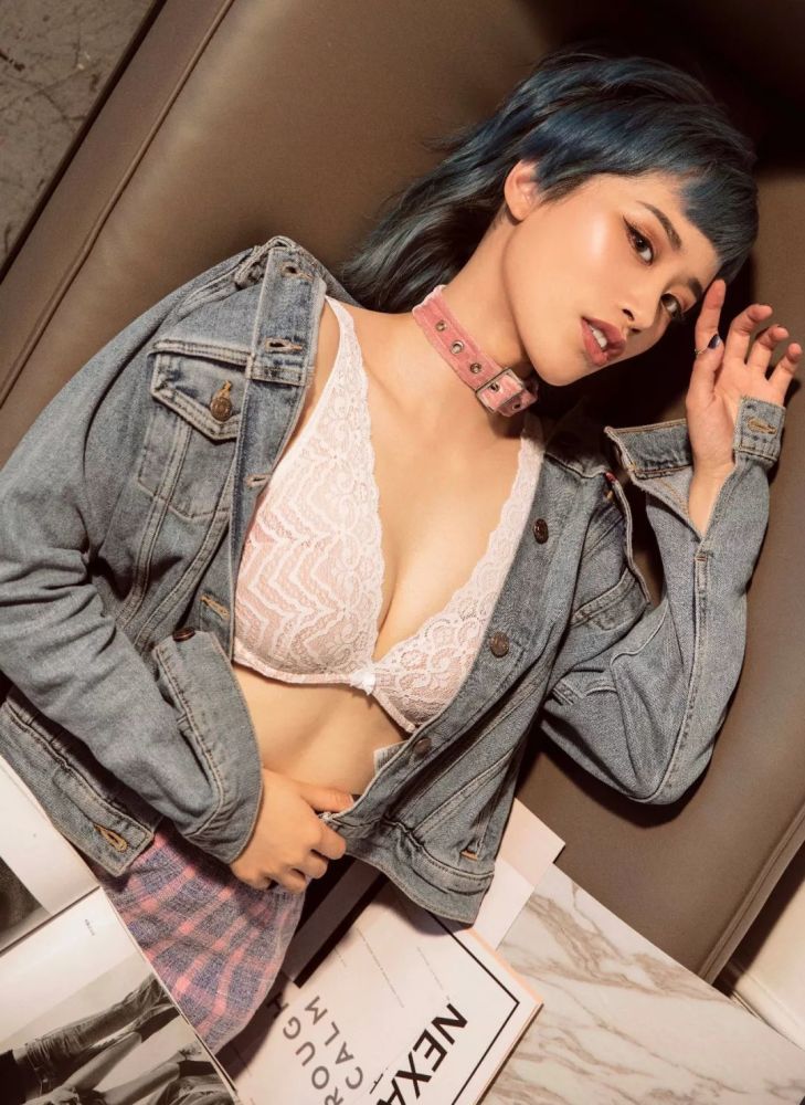 刚爱内衣_内衣美女