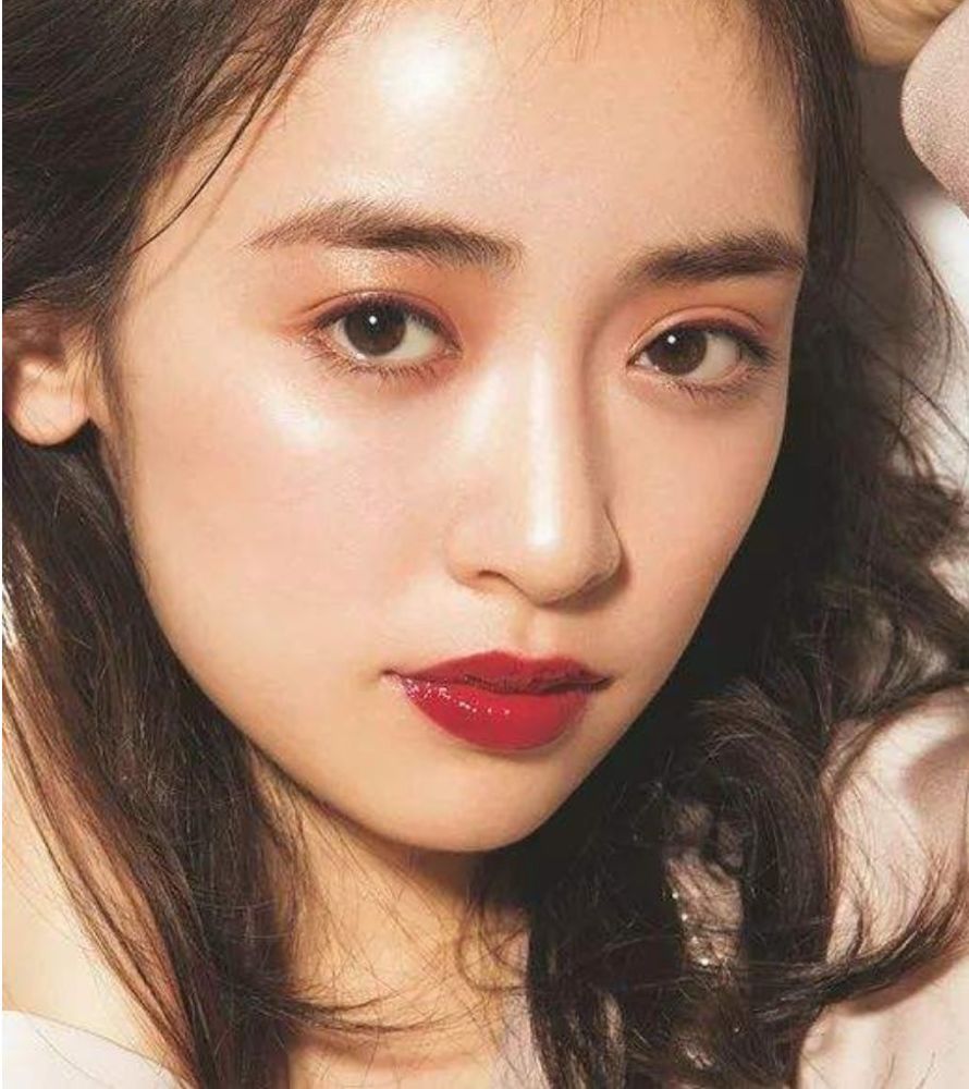 杨超越是全村人的希望?我反正没见过这么水灵