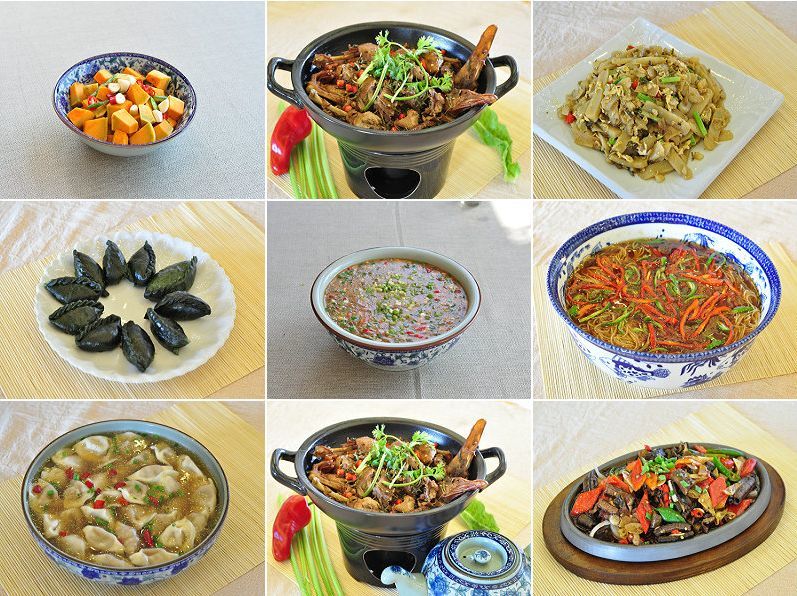 除"天街食府"外,景区内还有美食小吃一条街,应有尽有,你想吃的小吃都