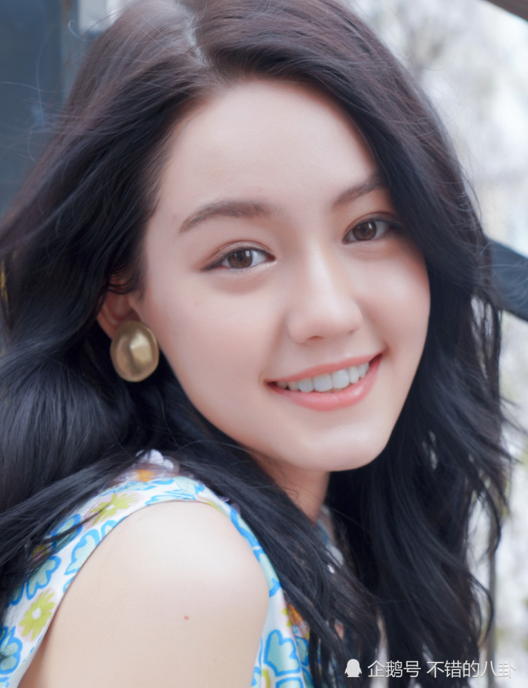 李诗颖街拍美图 baby接班人 时尚甜美清纯 不失美艳