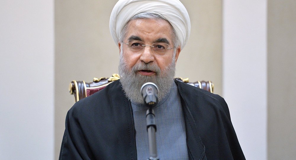 美国退群后果初显,鲁哈尼4个字回应响彻全球!