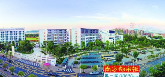 宝安中学:连续十五年高考重本率列深圳市前五