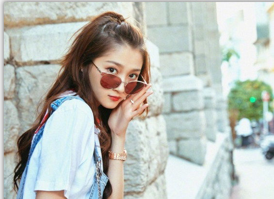 传关晓彤被强制留级 她要和王俊凯做同学了吗