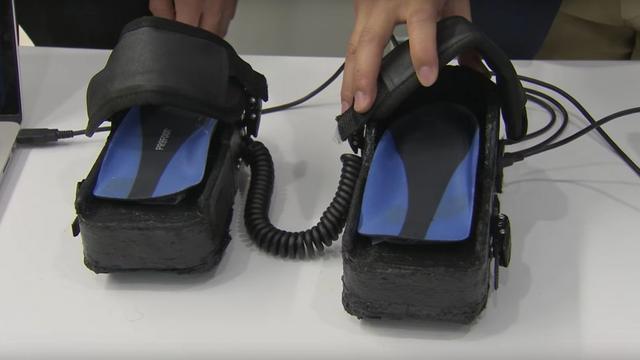 用脚也能玩魔兽世界和CS 残疾人玩家自制游戏