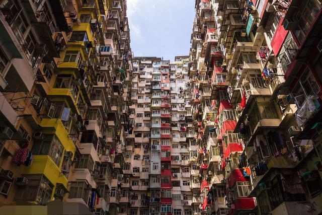 为什么香港房子全都不带阳台?听老师傅这番话,我才懊悔没早知道