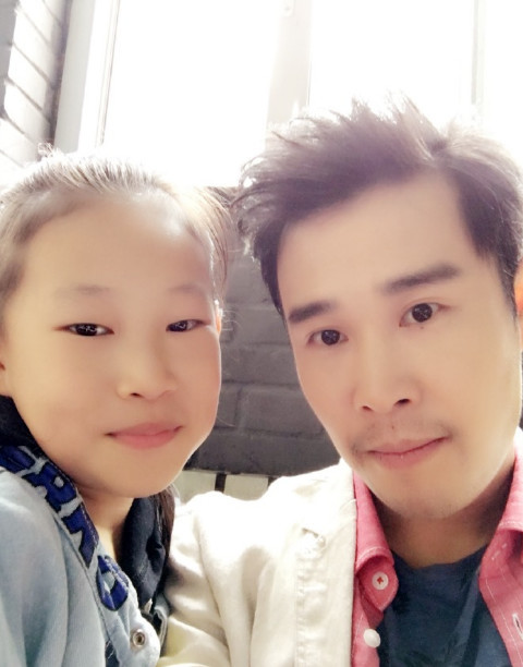 小沈阳女儿街头跳舞超自信,被赞有一张高级脸