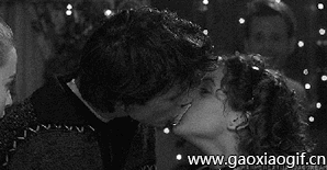 搞笑gif图片: 让你见识下什么叫钛合金狗眼,涨知识了!