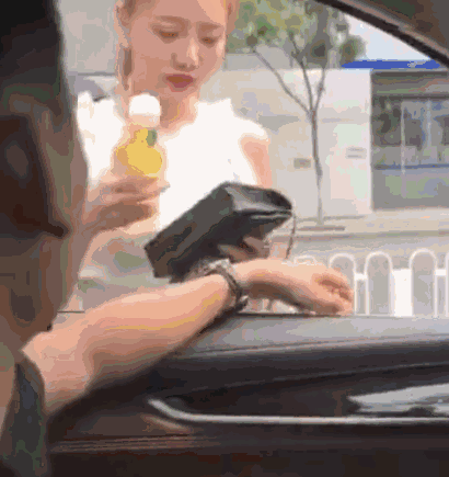 搞笑图片:姑娘,别走呀你误会了,我真的不是来你们这里