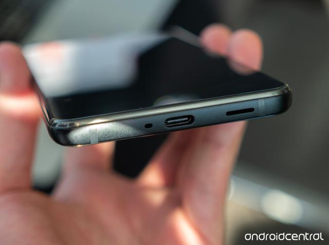 HTC U12+旗舰测评:继承U11+边框触控技术,拍