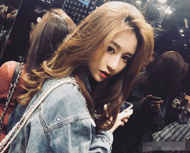 网红抖音美女温婉,因视频流出后遭封杀,网友:别太出风