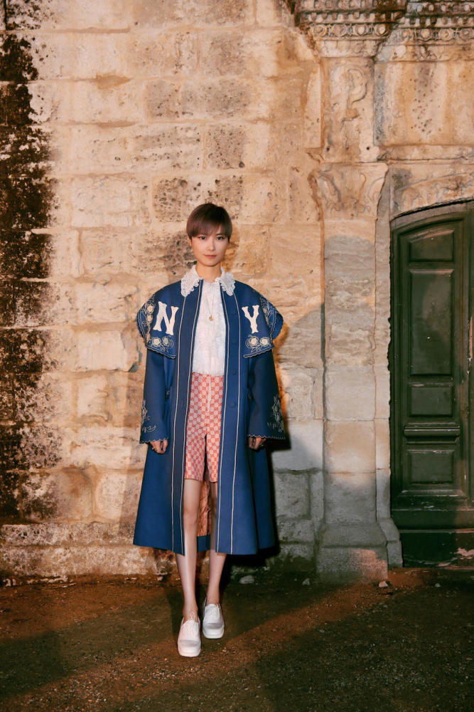 李宇春文化遗址看秀 法式优雅融合街头潮流