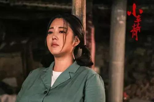 48岁女星为演戏减肥、放弃过孩子，现因疾病肥胖的认不出