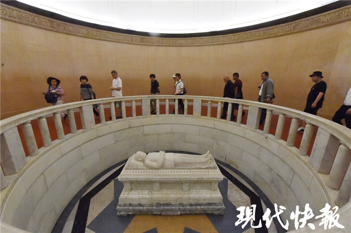 南京中山陵陵寝墓室关闭8年后 重新开放迎来首位游客