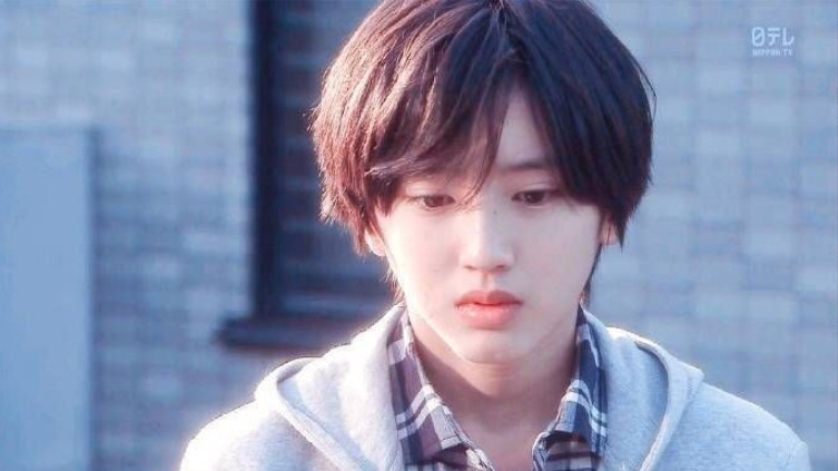 日本15岁男星长得太甜美，眉清目秀唇红齿白笑起来令人难忘