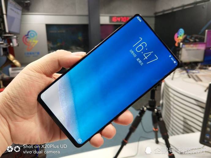 满满的都是惊喜,vivo NEX与小米8探索版同价,