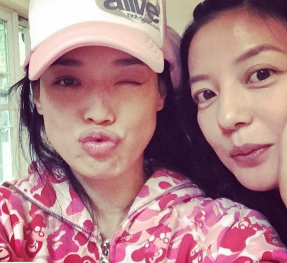 《中餐厅2》法国录制,赵薇瘦出长腿尖下巴,舒